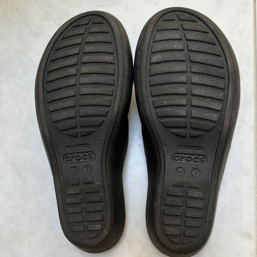 CROCS Women's Black Slide Sandals - Picture 3 of 3